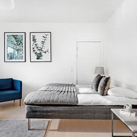 Sanders Fjord - Inviting One-bedroom In Center Of